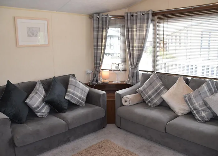 Poppy Lodge 45 Avon Park